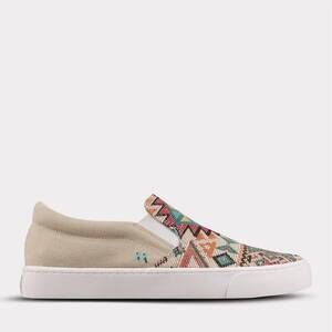 NEW MYKOS women's pipers slip-on shoe in taupe/multi